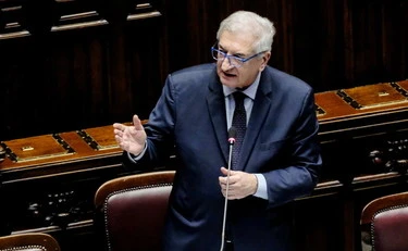 Tommaso Foti azzera la grillina: "Avvinazzati?"