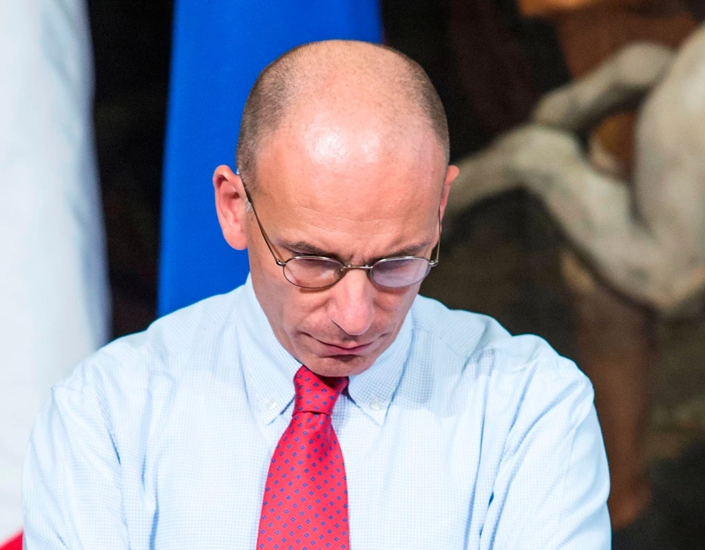 Letta: "Torno in Italia e parlo con Napolitano, il Pdl chiarisca"