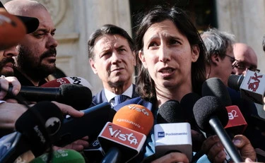 Pd, la "scialuppa centrista": il nome per far fuori Elly Schlein