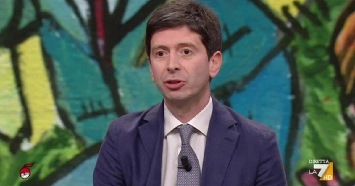 DiMartedì, Roberto Speranza umiliato: il pubblico gli ride in faccia