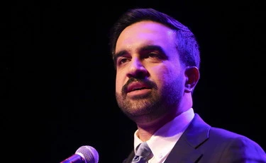 La finta rivoluzione di Mamdani: nella sua squadra tutti milionari