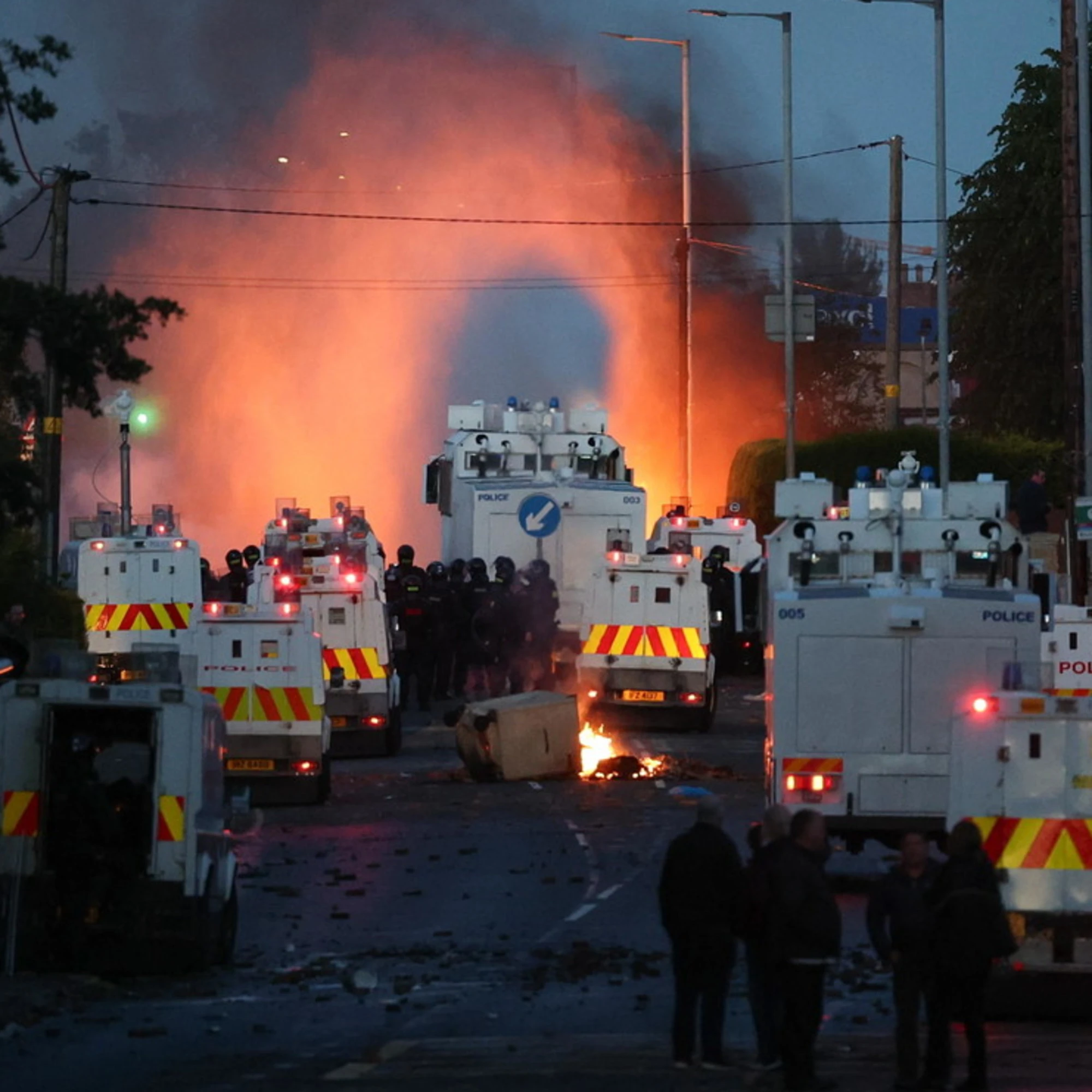 Delirio rosso: il Pd incolpa Instagram per gli scontri a Belfast