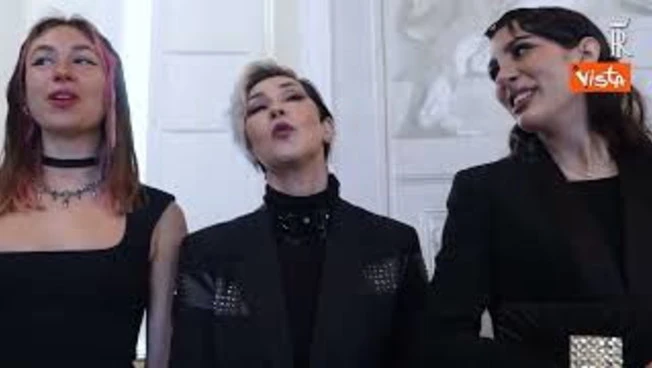 Sanremo 2026, Mattarella ai concorrenti: "Canto senza emettere suoni sin dall'asilo"