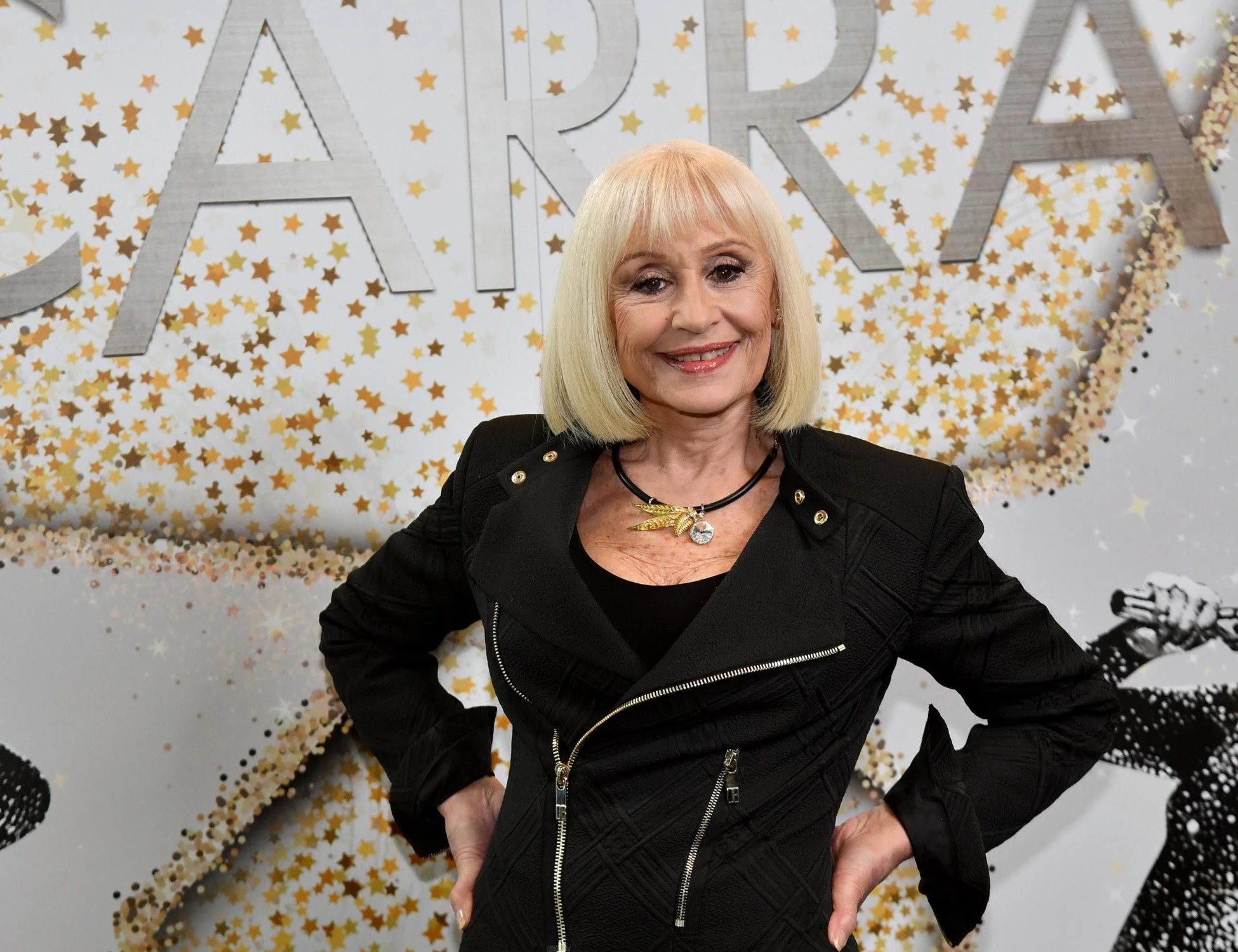Raffaella Carrà, trafugati i cimeli alla mostra: l'ombra del mercato nero