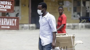 Coronavirus, botto di contagi in Africa: immigrazione, una minaccia a lungo termine per l'Italia