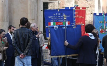 Anpi, FdI infierisce: "Finito il tempo della doppia morale", sinistra a brandelli