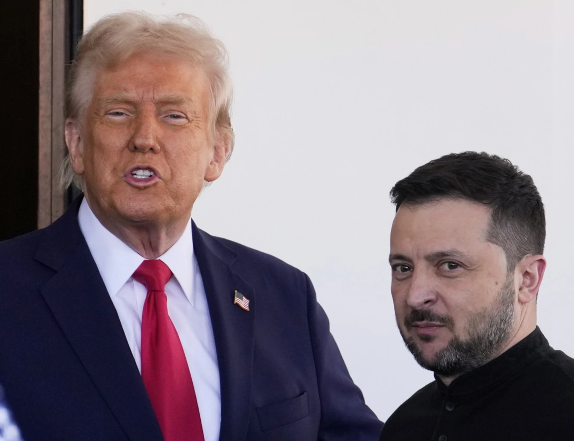 Donald Trump avverte Zelensky: "Firmi subito l'accordo sulle terre rare"