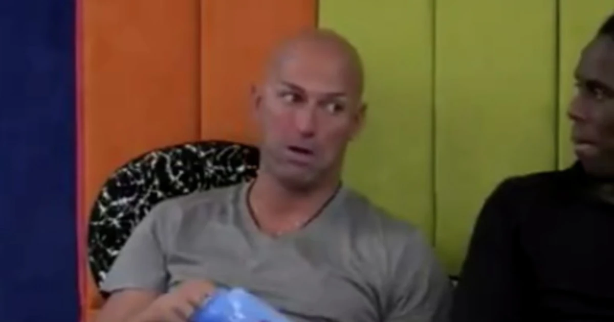 Grande Fratello Vip, la bestemmia e il terrore di Stefano Bettarini: "Me ne sono reso conto", una diretta drammatica?
