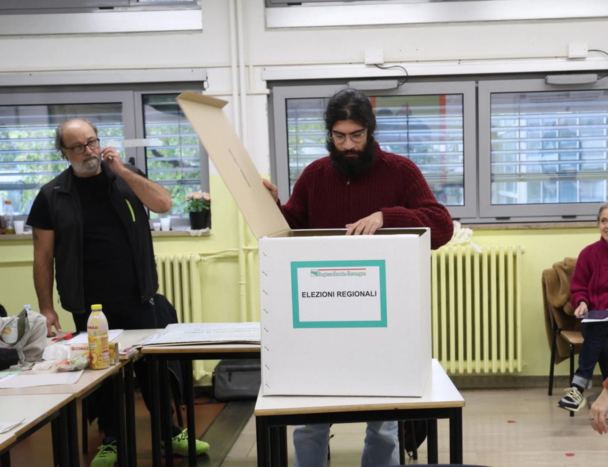 Sondaggio, una supermedia esplosiva: chi crolla a sinistra