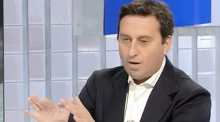 Parenzo perde le staffe in diretta: "Mi fa innervosire", scontro sui migranti
