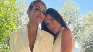 Queste Pascale e Paola Turci? No, uno choc: come le becca Signorini