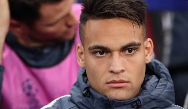Lautaro, scontro in Porsche con una bici: donna all'ospedale in codice giallo