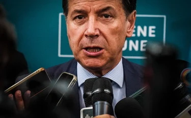 Giuseppe Conte, il pranzo con Zampolli e la domanda a cui deve rispondere