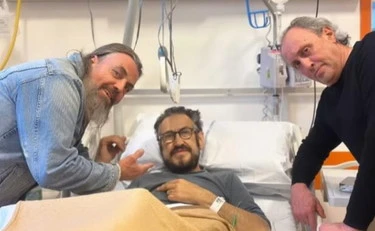 Marco Giallini, la rottura del femore per colpa di un cane: la foto dall'sopedale