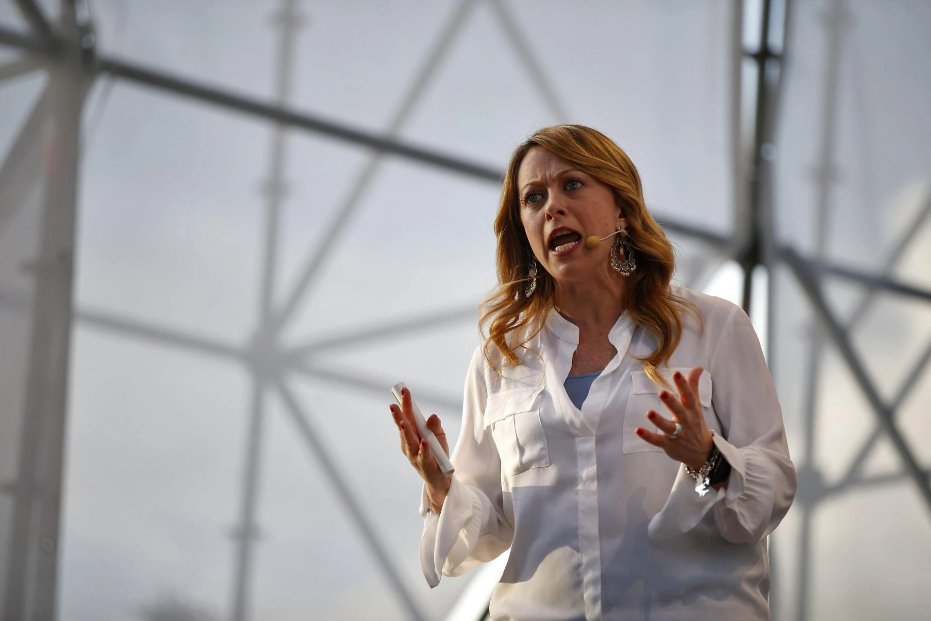 Giorgia Meloni, la denuncia contro il trattamento Gruber: "Passo il mio tempo in tv a difendermi da attacchi e interruzioni"