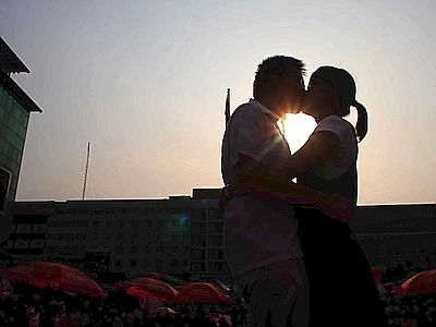 Bacio 'benzina' dell'amore, aiuta a trovare quello vero e a tenerlo stretto