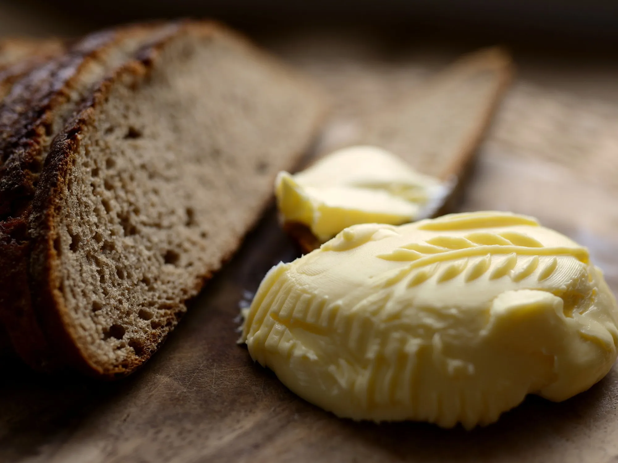 Burro o olio extravergine d’oliva quale scegliere? La risposta del nutrizionista 