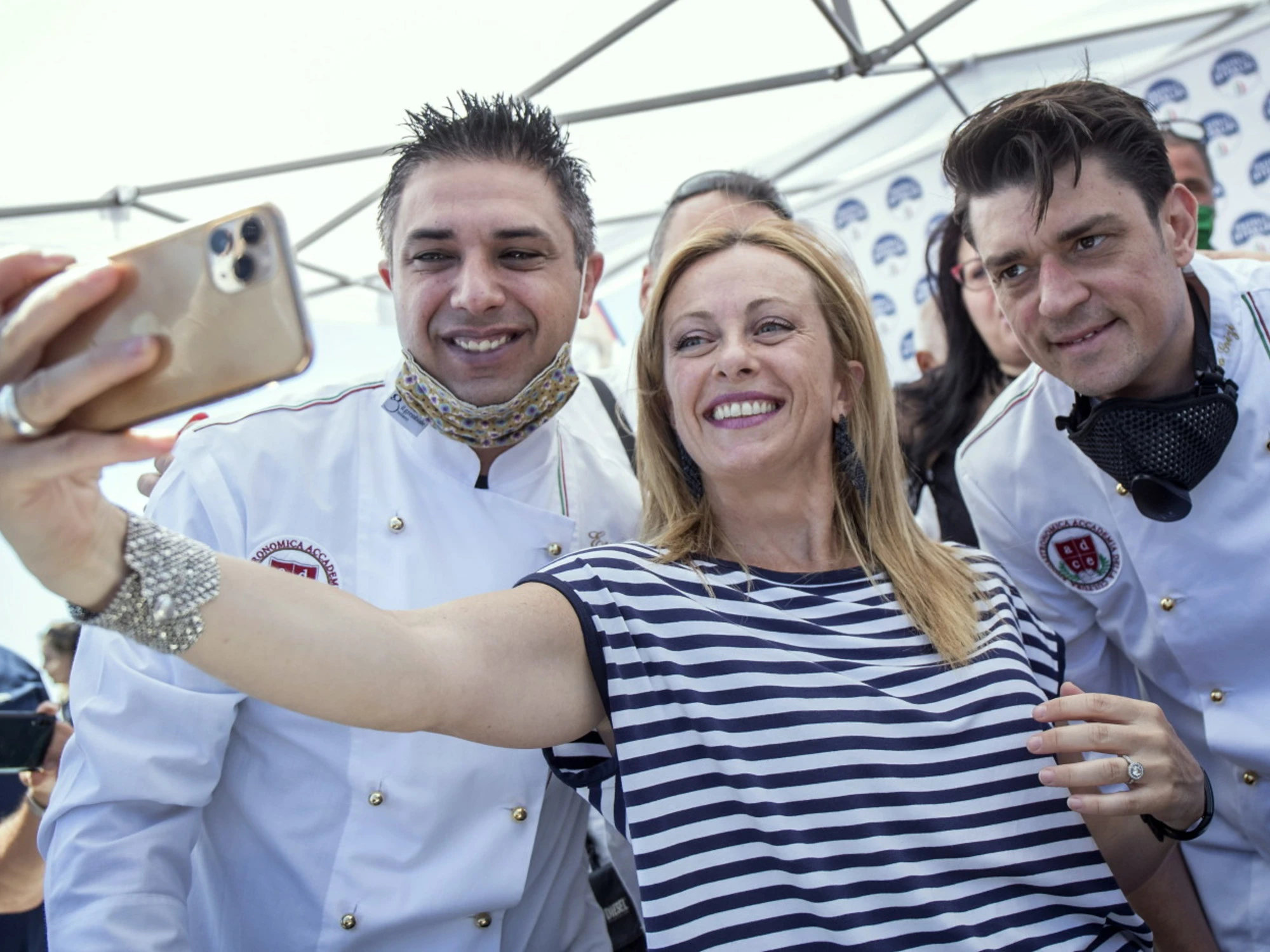 Giorgia Meloni, tam-tam impazzito a Vieste: "Sta arrivando..."