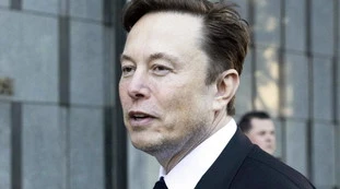 Elon Musk, sfida-choc in pubblico: "Vediamo chi ha il ca*** più lungo"