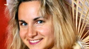 Sabrina Pattarello, lo sfogo del padre della maestra no-vax in intensiva: "Gruppo di esaltati", chi le ha lavato il cervello