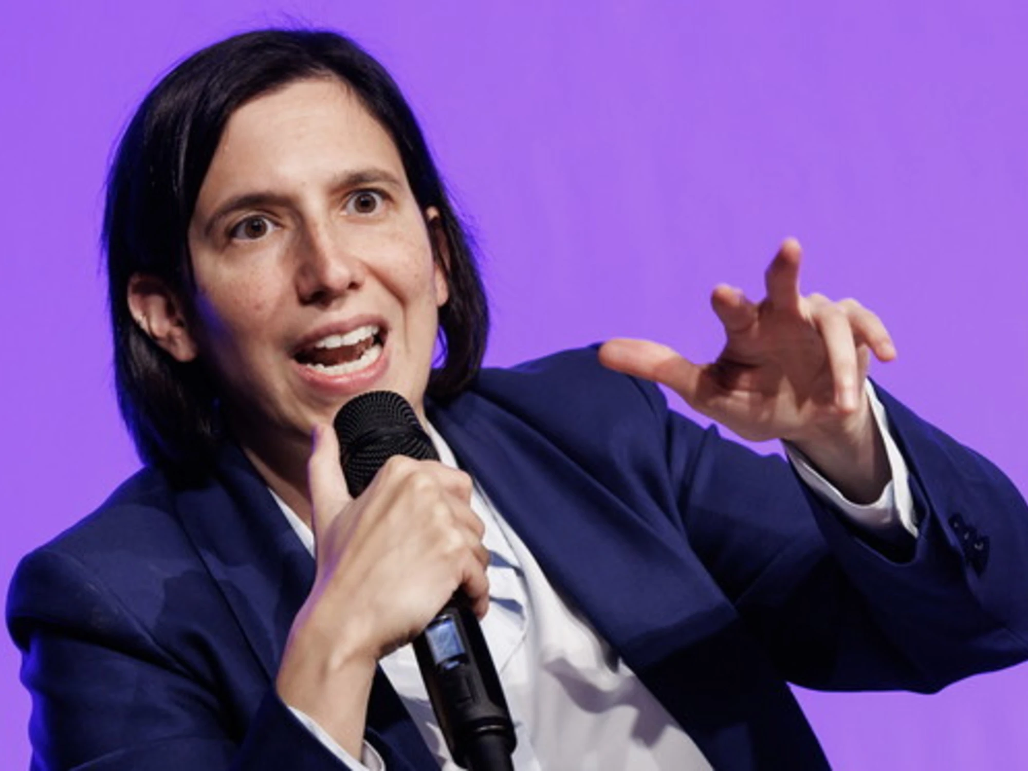 Secondo voi il Pd farà le scarpe a Elly Schlein?