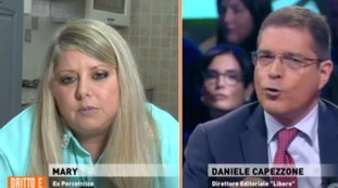 Daniele Capezzone e il reddito grillino: "Signora, lo capisce che gli italiani si inc***no?"