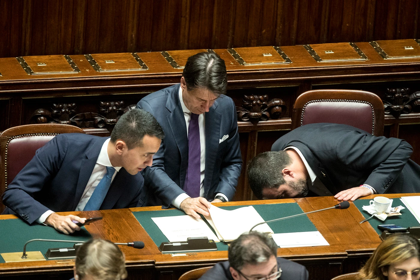 Luigi Di Maio e Matteo Salvini muti, Giuseppe Conte sparito: il "dettaglio" terrificante dopo il CdM