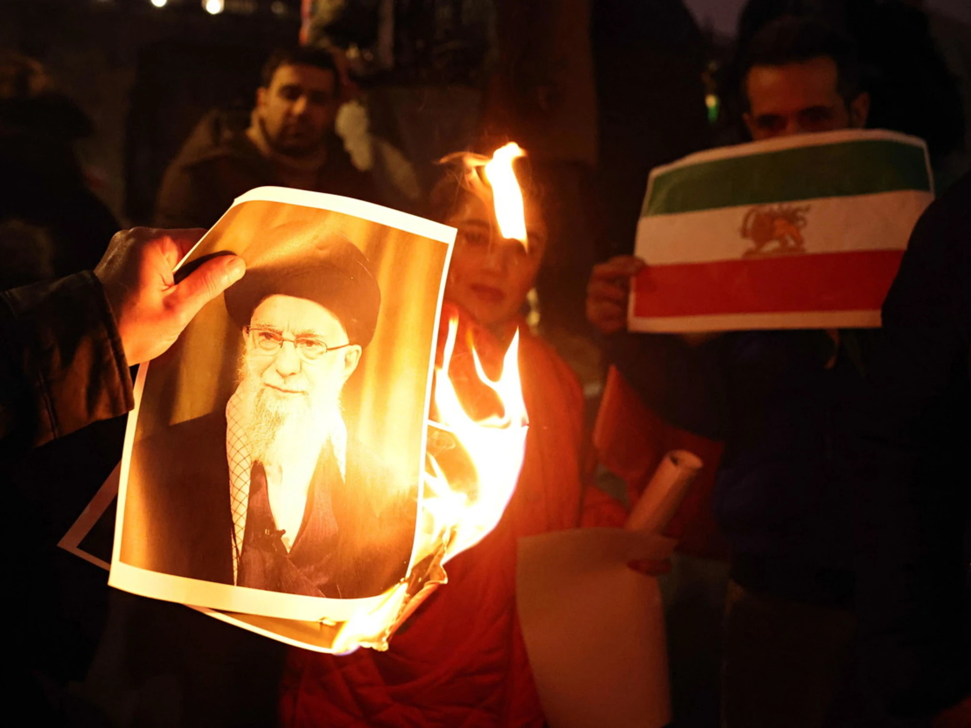 La sinistra è la stampella degli ayatollah