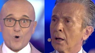 Grande Fratello Vip, "dateci il balcone": Alfonso Signorini come Mussolini, gelo su Canale 5. Disastro dopo pochi secondi di diretta