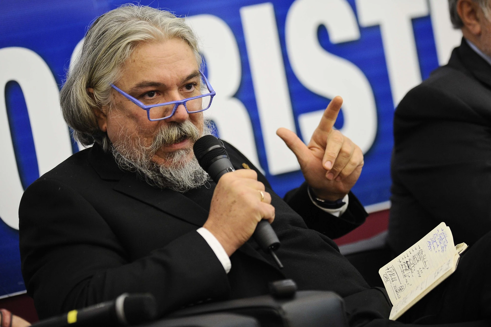 Alessandro Meluzzi, dopo il caso del sindaco di Riace: "La Finanza indaghi su tutti gli accordi"