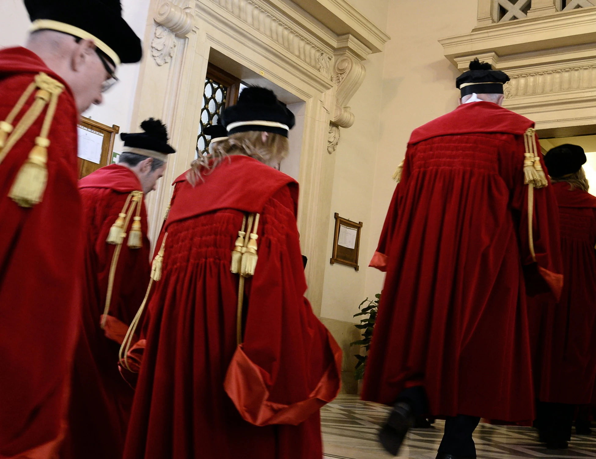 Anm, il manifesto scatena il caos: bordate contro i magistrati