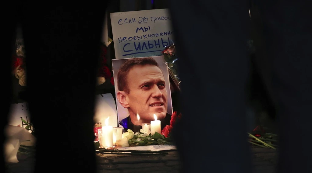 Navalny, "il suo corpo non c'è, mentono sulla morte": il sospetto della portavoce