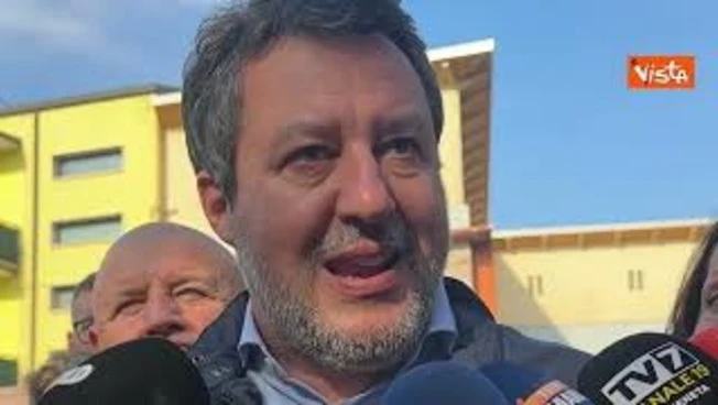 Salvini: Usare utili record delle banche per superare legge Fornero e alzare tetto flat tax
