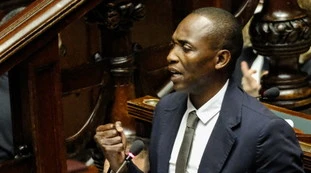 Soumahoro, Sallusti: "Perché lo scandalo della moglie non mi stupisce"