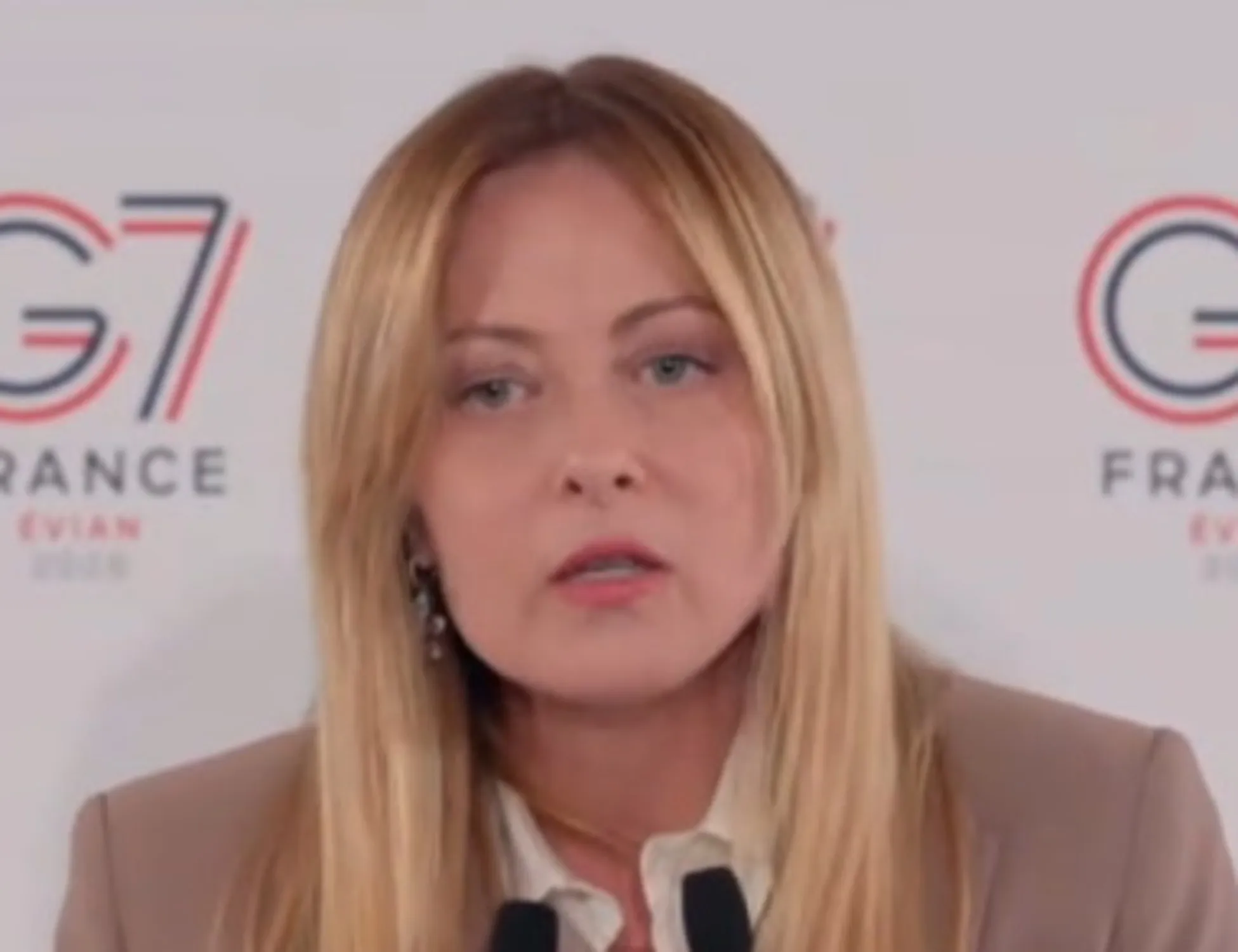Leggi l'articolo: "Alleanza?". Giorgia Meloni liquida Vannacci con una sola frase