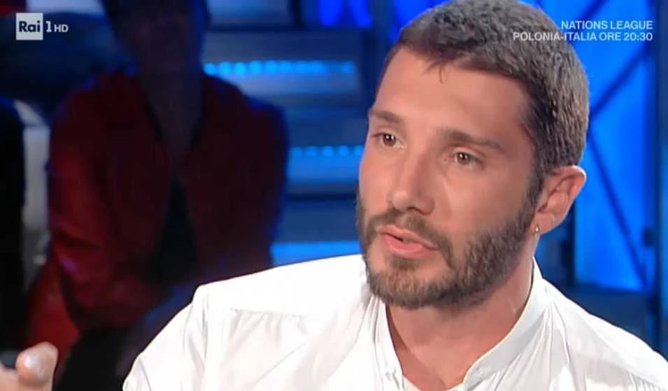 Domenica In, Stefano De Martino sconvolto da Mara Venier: "La prima volta, quanti anni avevi?". Sì, quello