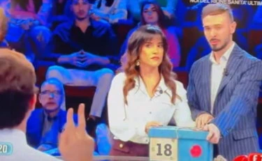 Affari tuoi, Francesco vince? Moglie "umiliata"