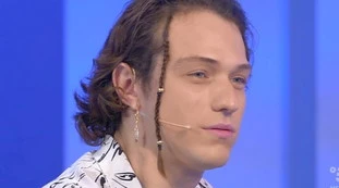 C'è posta per te, "la notizia che mi ha distrutto": straziante confessione di Irama