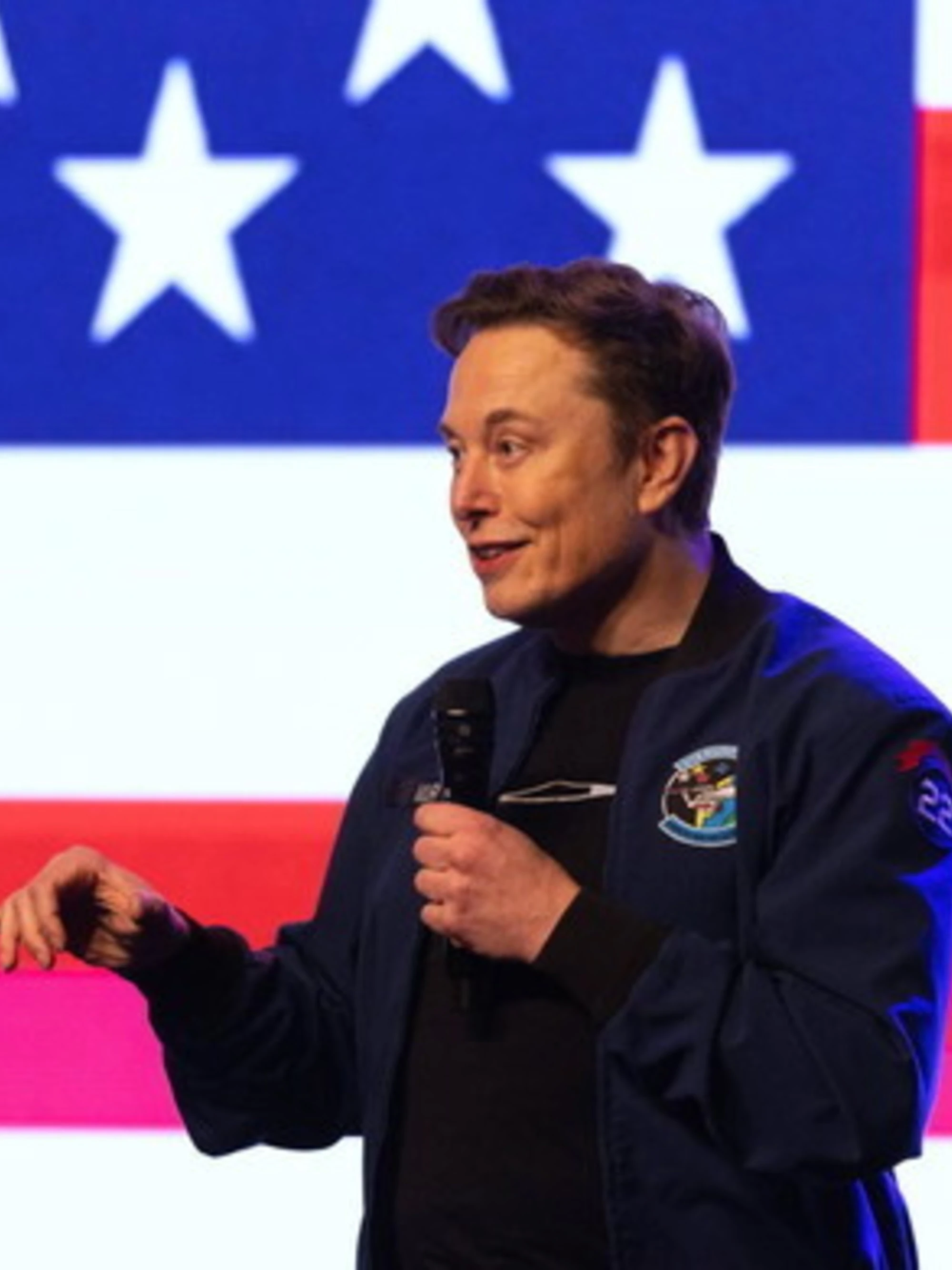 Musk, papà Errol: "Putin leader forte, lo ammiriamo tutti"