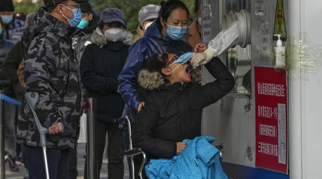 Covid, l'allarme dalla Cina: "La variante Bf7 ci travolgerà"