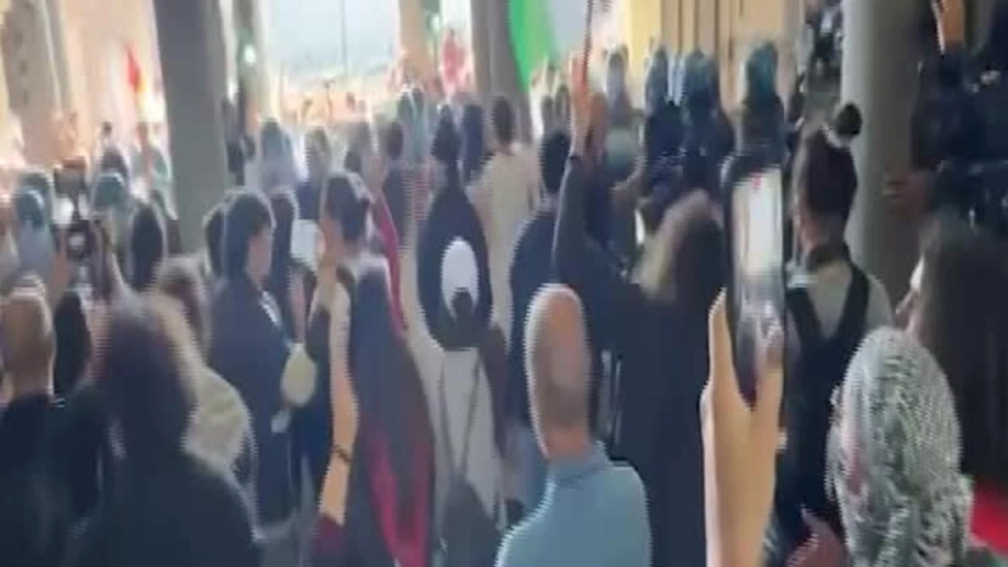 Torino, manifestanti sfondano il corteo pro Palestina e raggiungono piazza Castello