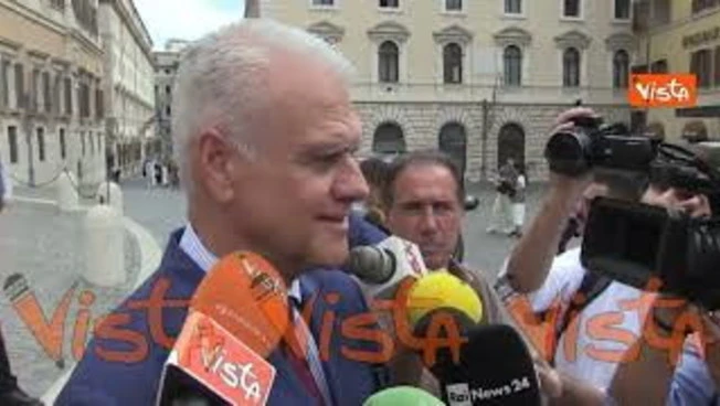 https://media.liberoquotidiano.it/lTpmeBQHsBu1oSEkQe5FplaQWAqRjmaKuFsfbSKL9A0/width:800/quality:90/aW1hZ2VzLzIwMjUvMDkvMTUvMTIxODIyNjE1LWRhMGMyYWY0LTg4N2QtNDgwMi04ODUwLTBhOTliYzdlMjViYi5qcGc.webp