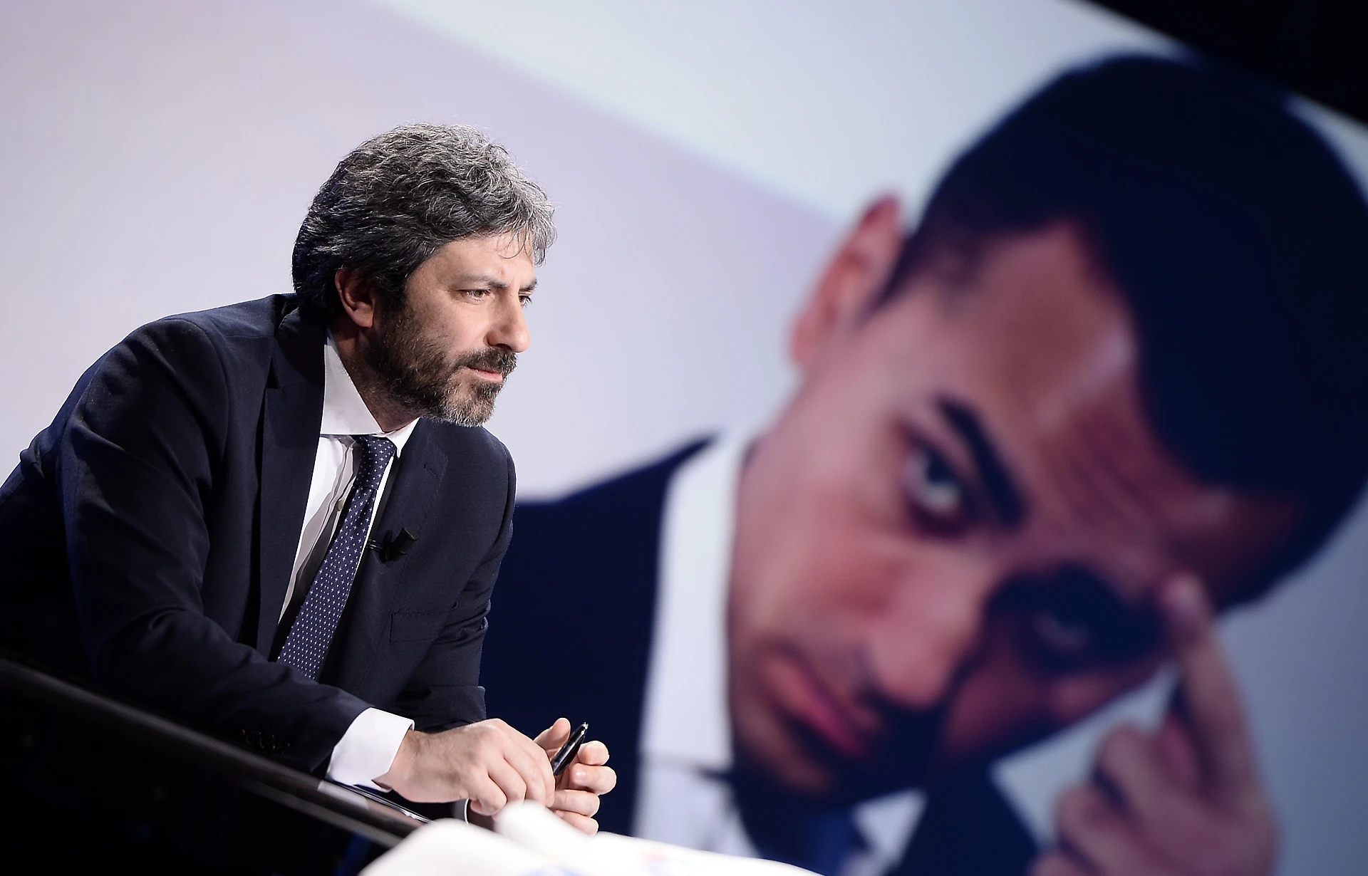 Luigi Di Maio, la telefonata a Fico prima che andasse da Fazio: come si fa umiliare