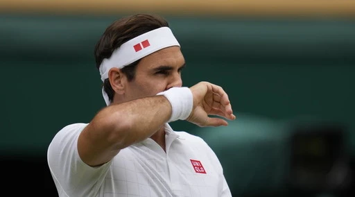 Roger Federer, ritiro vicin0? Si opera al ginocchio: "Starò fermo molti mesi, una piccola speranza di tornare"