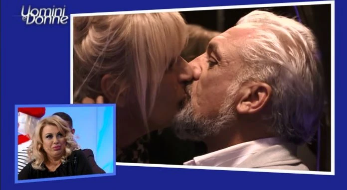 Uomini e Donne, Gemma Galgani da censura: il bacio con Rocco oltre i limiti e in studio scoppia il caos