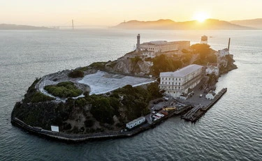 Donald Trump riapre Alcatraz: "Ospiterà i criminali più spietati e violenti"