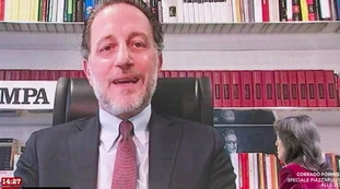 Tagadà, Massimo Giannini contro Conte: "Oggi doveva vedere Renzi e lui va in Libia, che coincidenza"