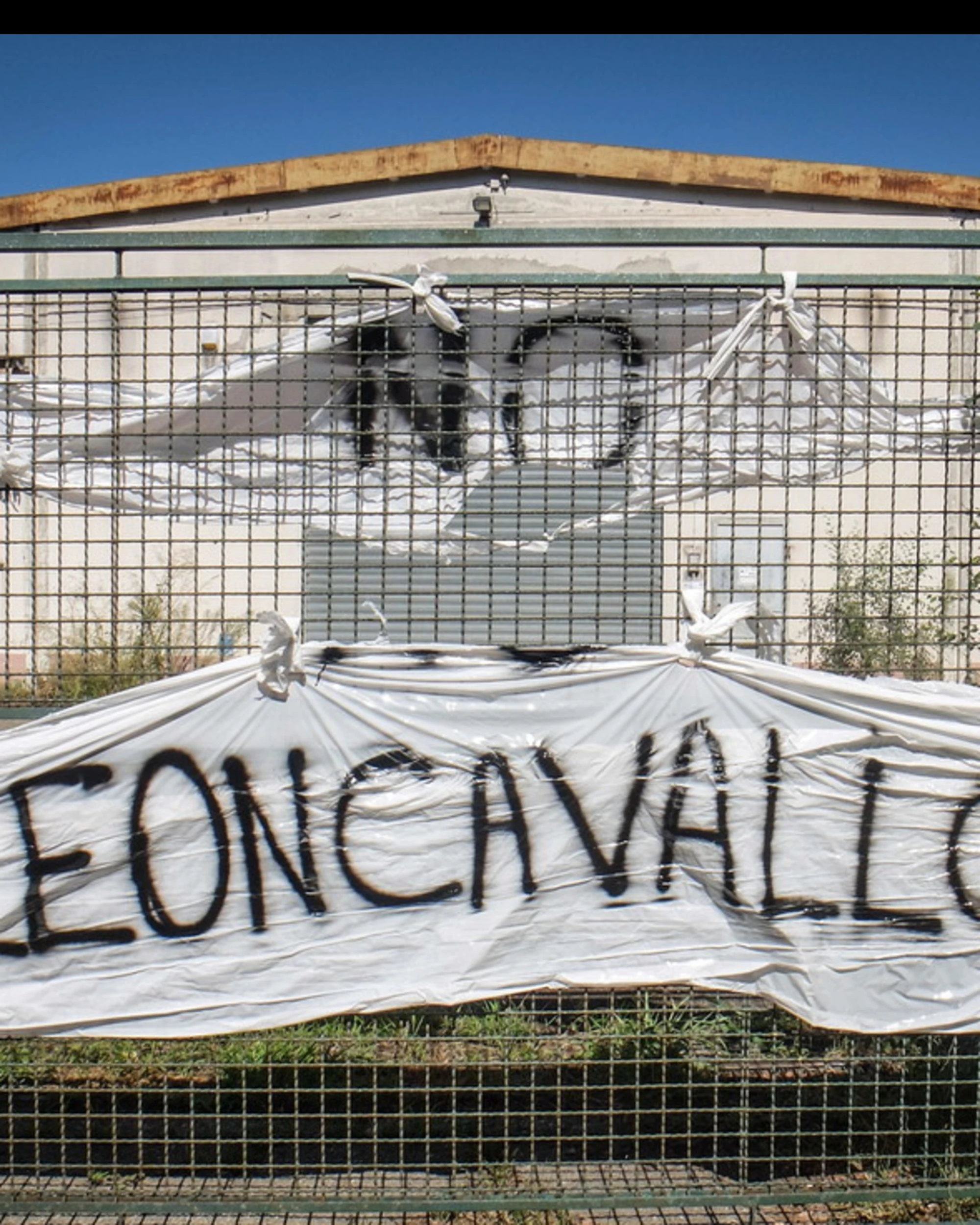 Leoncavallo, Comune di Milano e Pd regalano una nuova sede. Rivolta: "Indecenza, porcata"
