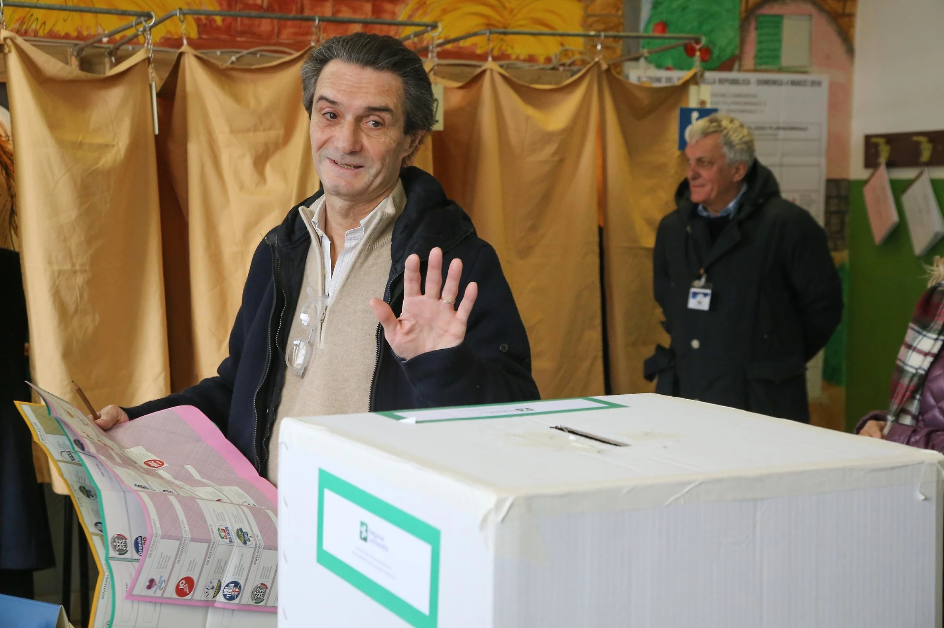 Regionali Lombardia, vince Attilio Fontana: "razza bianca", Giorgio Gori spazzato via
