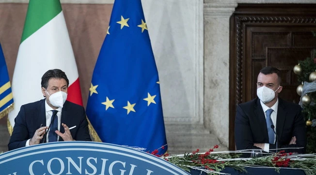 "Rocco Casalino furibondo con Giuseppe Conte", retroscena-Bisignani: lo scontro per la retromarcia sul partito del premier